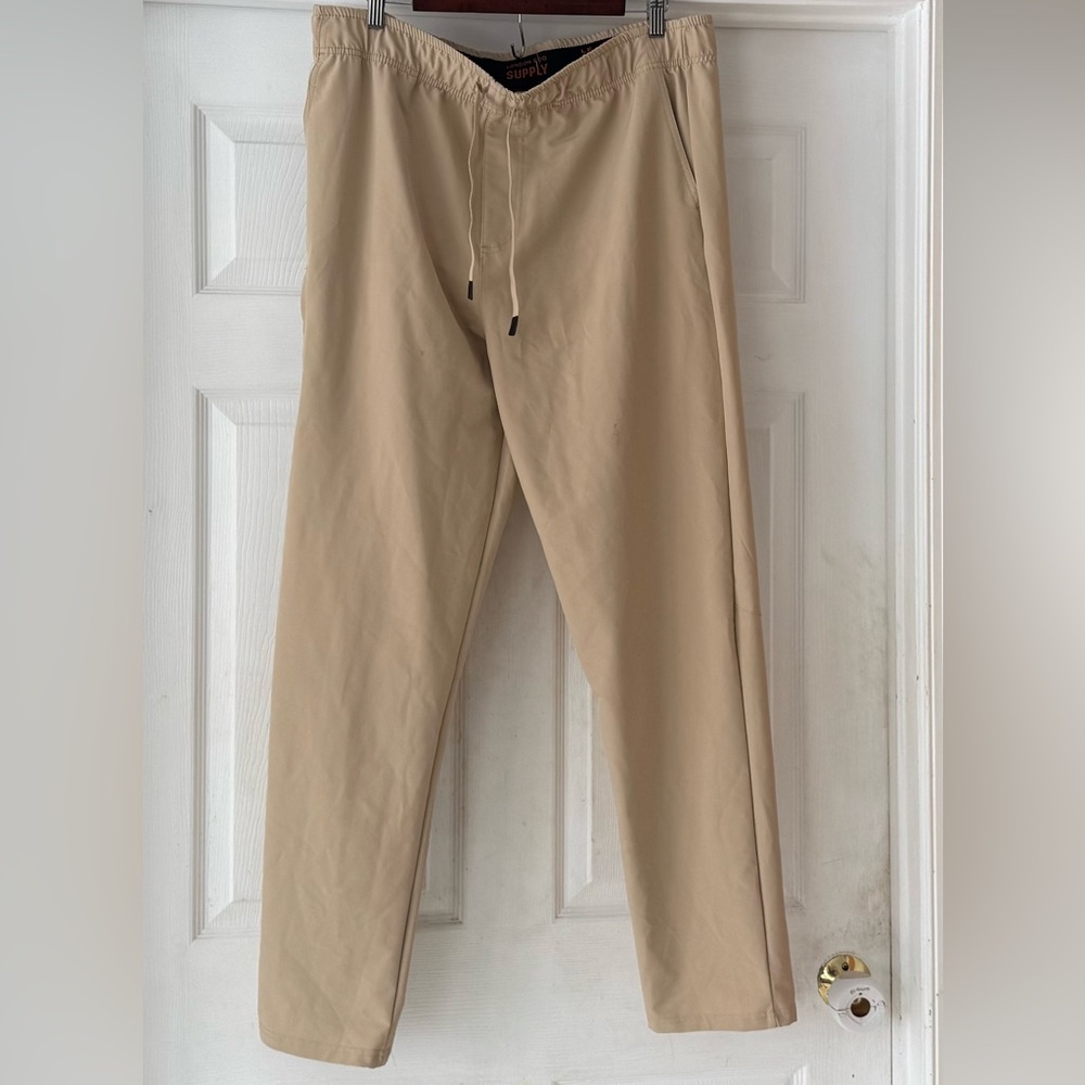 Men’s beige London Fog Joggers with drawstring size xl